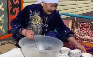 Наурыз в сердце Астаны: 78-летняя Алтын тате создала оазис весеннего тепла для всех