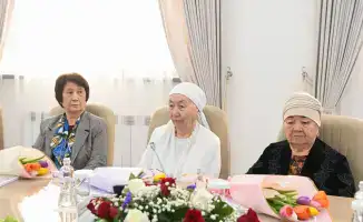 Встреча акима области с женщинами-матерями в контексте Международного женского дня