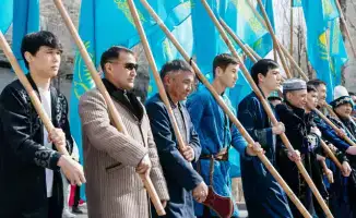 Атырау: 5 000 душ в национальных костюмах сплели праздник в один узор традиций