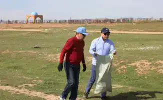 ТУРКЕСТАН: В САРЫАГАШЕ ПРОШЕЛ ОБЩЕРАЙОННЫЙ СУББОТНИК