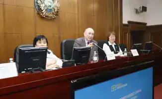 Конституционные горизонты: представители коалиции и торговли строят мосты к гражданской ответственности