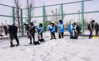 В Астане пройдет День очищения с акциями по уборке снега и мусора
