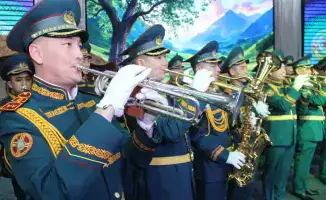 Военный оркестр Национальной гвардии Казахстана исполнил поздравление к Наурыз мейрамы и передал эстафету Президентскому оркестру