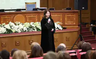 В Министерстве просвещения чествуют учителя Марии Бедрину за ее подвиг