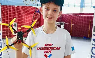 Юный пилот из Казахстана завоевывает четыре золота на национальных турнирах по дрон-рейсингу