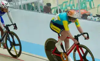 Алишер Жумакан и Мурат Куйтенов завоевали серебро на чемпионате Азии по велотреку в Тагайтае