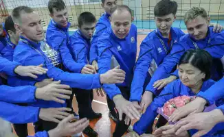 Бейбит Исабаев встретился с волейболистами Жетісу