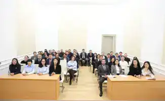 Магистранты Академии правосудия узнали о взаимодействии судебных инстанций на выездной лекции в Конституционном Суде Казахстана