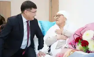 Казыгурт: Визит акима к бабушкам-долгожительницам подчеркивает важность сохранения культурного наследия