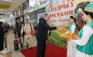 Праздничная акция Көрісу в Международном аэропорту Алматы