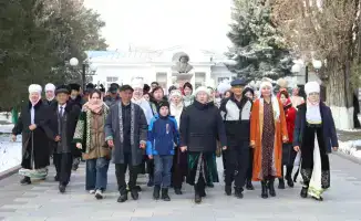 Внук Жамбыла Жабаева стал одним из первых избирателей на референдуме в селе Жамбыл