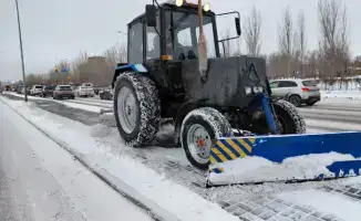 Снежный фронт: Астана mobilизирует тысячи рабочих и спецтехнику для борьбы с зимними стихиями