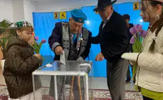 102-летний ветеран Солтанбай Жарыкбасов активно участвует в республиканском референдуме и вдохновляет молодежь