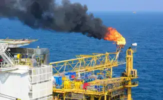 Иран объявил о предстоящих авиаударах по нефтяным объектам в странах Персидского залива: началась эвакуация граждан