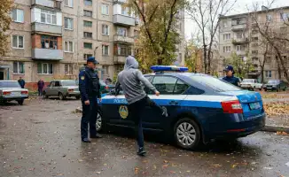 Подросток в Шымкенте ударил полицейского и получил срок: дело рассмотрено в суде