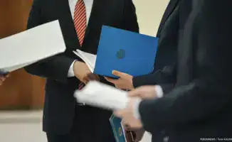 В Казахстане депутаты Мажилиса обсуждают новый закон о государственной службе и повышение зарплат госслужащим