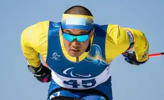 Президент Казахстана поздравил Ербола Хамитова с золотой медалью на Паралимпийских играх в Италии