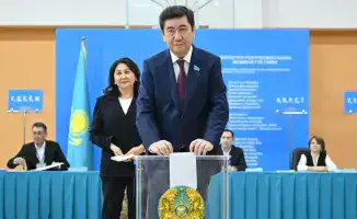 Ерлан Кошанов участвует в референдуме по новой Конституции Казахстана