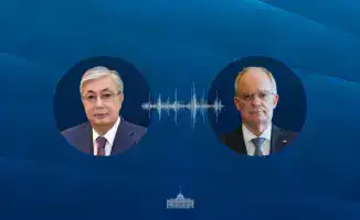 Токаев поздравил президента Греции Тасуласа с национальным праздником
