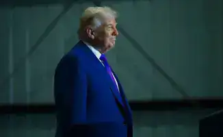 Президент США Дональд Трамп пообещал уничтожить ракетную индустрию и флот Ирана, заявив, что Соединенные Штаты нанесут удары, которые приведут к разрушению этих стратегически важных объектов.