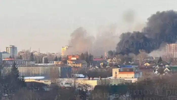 Силы обороны Украины нанесли ракетный удар по российскому городу Брянск, поразив ключевой завод микроэлектроники. Об этом сообщил президент Украины Владимир.