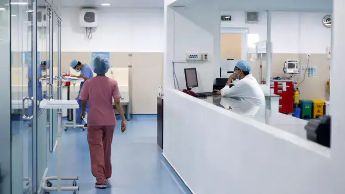 В Казахстане отменяют бессрочные лицензии для медицинских клиник: Министерство здравоохранения разработало новый законопроект, согласно которому клиники будут обязаны обновлять лицензии каждые пять лет.