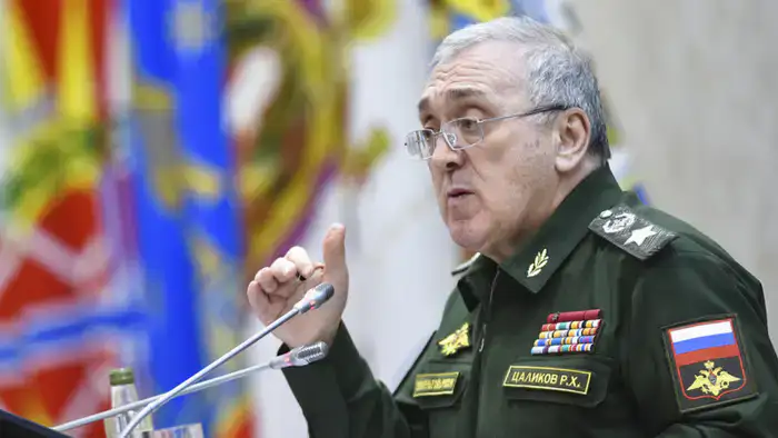В России задержан бывший первый замминистра обороны Руслан Цаликов, а также ещё один высокопоставленный армейский генерал. Эти события подчеркивают продолжающиеся чистки в рядах военного руководства страны.
