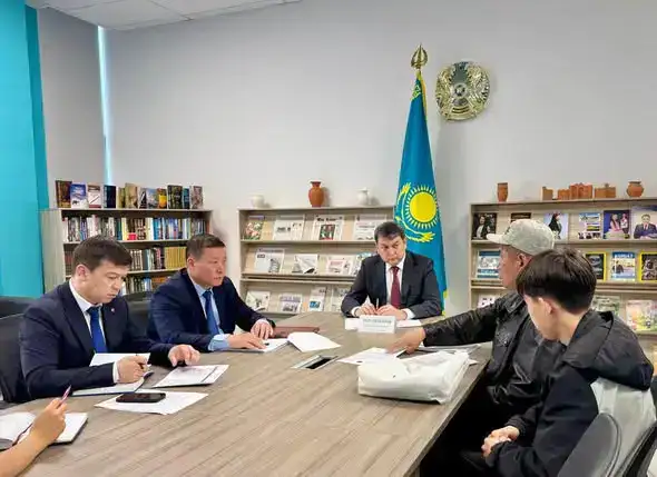 Прием граждан в Туркестане: жители озвучили проблемы с землей и господдержкой