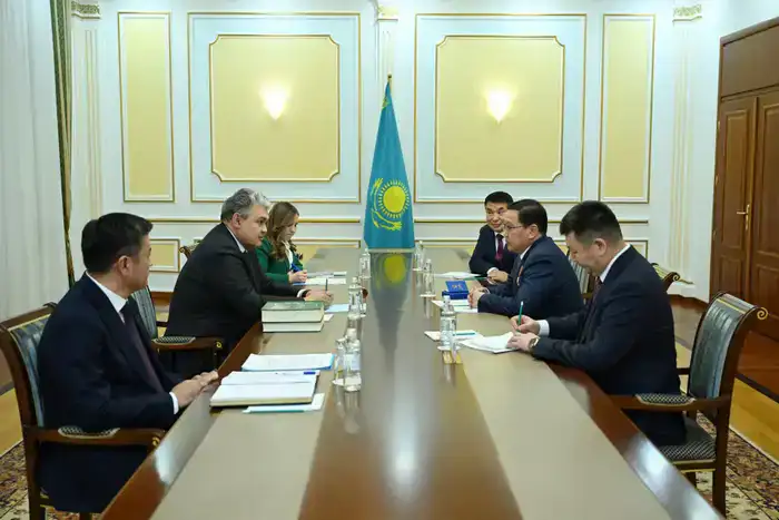 Казахстанский министр иностранных дел встретился с уходящим послом Монголии для обсуждения двусторонних отношений