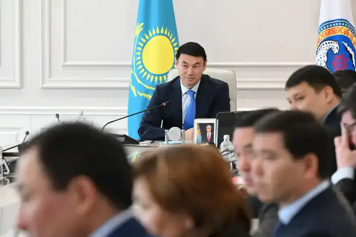 В Алматы подвели итоги отопительного сезона и определили задачи на следующий период (3)