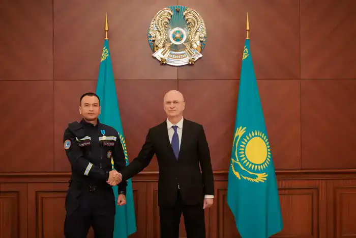 Сотрудники МЧС награждены государственными наградами (2)