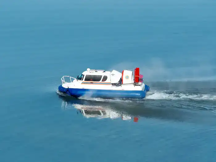 Спасатели МЧС патрулируют на озере Балхаше (4)