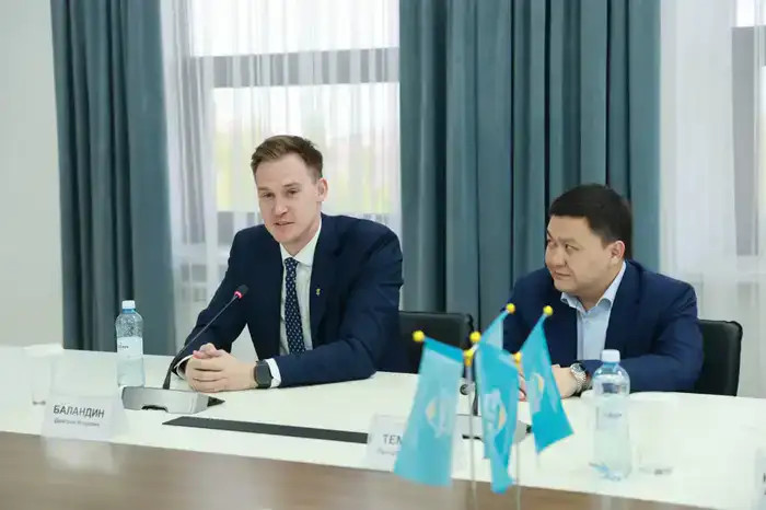 Ербол Карашукеев встретился с жамбылскими ватерполистами (2)