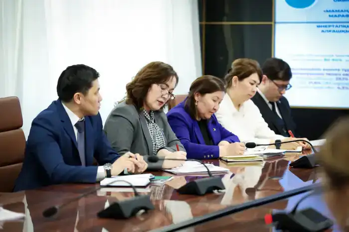 Качество знаний школьников в Казахстане: обсуждение результатов программы «Адал азамат» на международном уровне