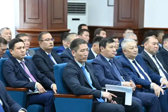 Был рассмотрен вопрос развития угольной промышленности и производства электроэнергии (4)