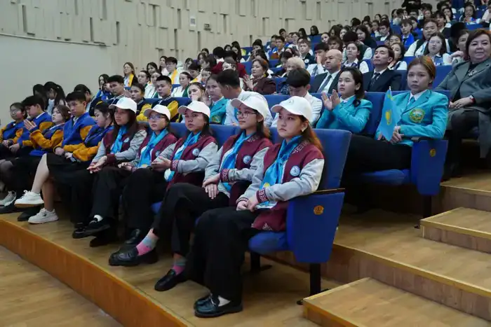 Форум лидеров ученического самоуправления в Астане обсуждает развитие школьного самоуправления