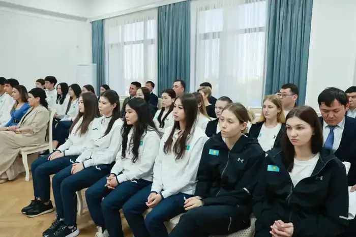 Ербол Карашукеев встретился с жамбылскими ватерполистами (4)