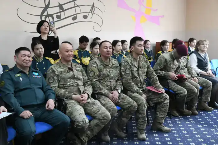 Столичная школа договорилась о сотрудничестве с войсковой частью Минобороны (7)