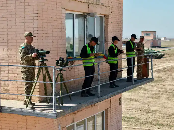 Главком Сухопутных войск продемонстрировал уверенное владение танковым вооружением (3)