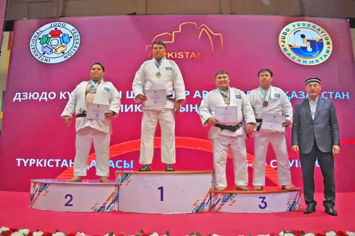 Казахстанский спортсмен Арман Абеуов завоевал путевку на чемпионат мира по единоборствам в Боснии и Герцеговине