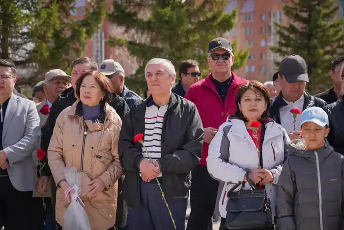 День науки: в Астане состоялась церемония возложения цветов в память о Каныше Имантаевиче Сатпаеве (6)