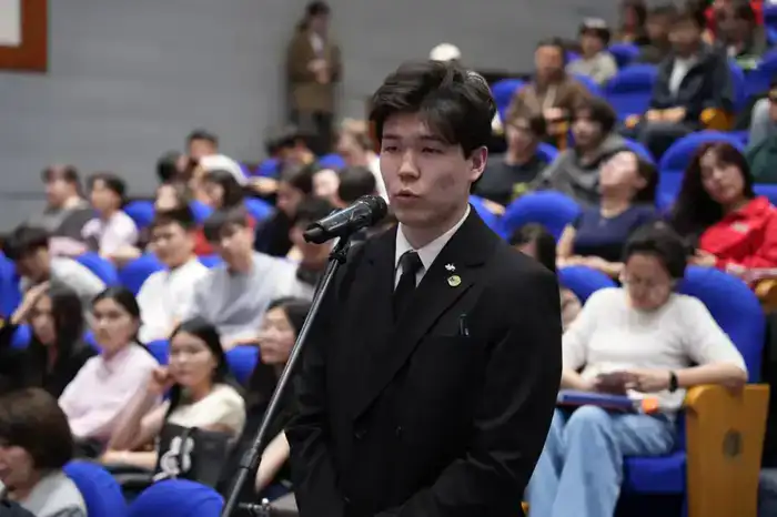 Студенты вузов со всего Казахстана приняли участие в экологическом часе «Экономь воду – сохраняй будущее!» (8)