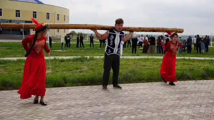 ТУРКЕСТАН: В ОРДАБАСЫ ШИРОКО ОТМЕТИЛИ 155-ЛЕТИЕ ПРОСЛАВЛЕННОГО БОРЦА КАЖЫМУКАНА МУНАЙТПАСУЛЫ (3)