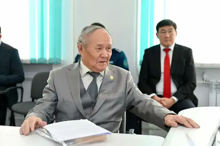 Аким области провел личный прием граждан (7)