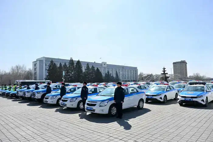 Полицейским области Абай передано 137 служебных автомобилей (8)