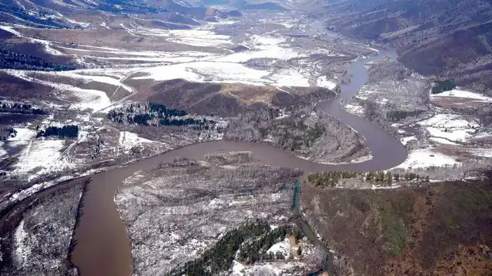 Аким ВКО сообщил о проведении масштабных противопаводковых работ в регионе