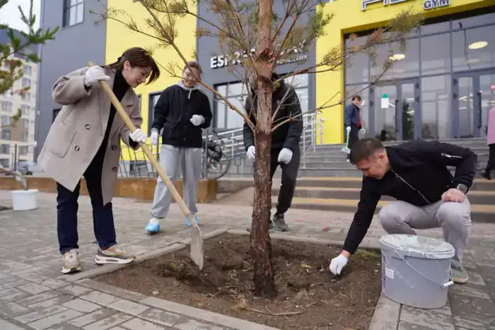 Сотрудники Alpha gym провели субботник в рамках экопроекта «Таза Қазақстан»