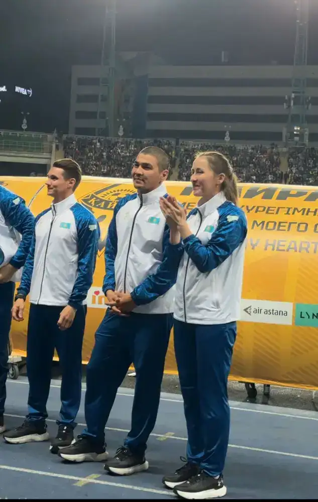 Паралимпийцы — участники зимних Игр стали почётными гостями матча в Алматы (3)