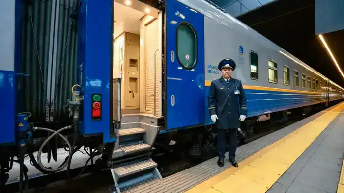 Обновлены пассажирские вагоны поезда Астана – Омск (7)