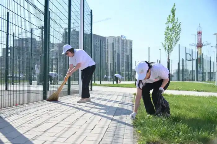 В Шымкенте более 25 тысяч человек приняли участие в акции «Таза Қазақстан» по уборке Абайского района